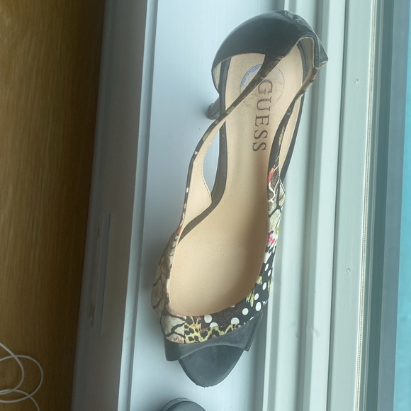 Guess Peep toe heels size 6 1/2 worn once - Picture 2 of 4